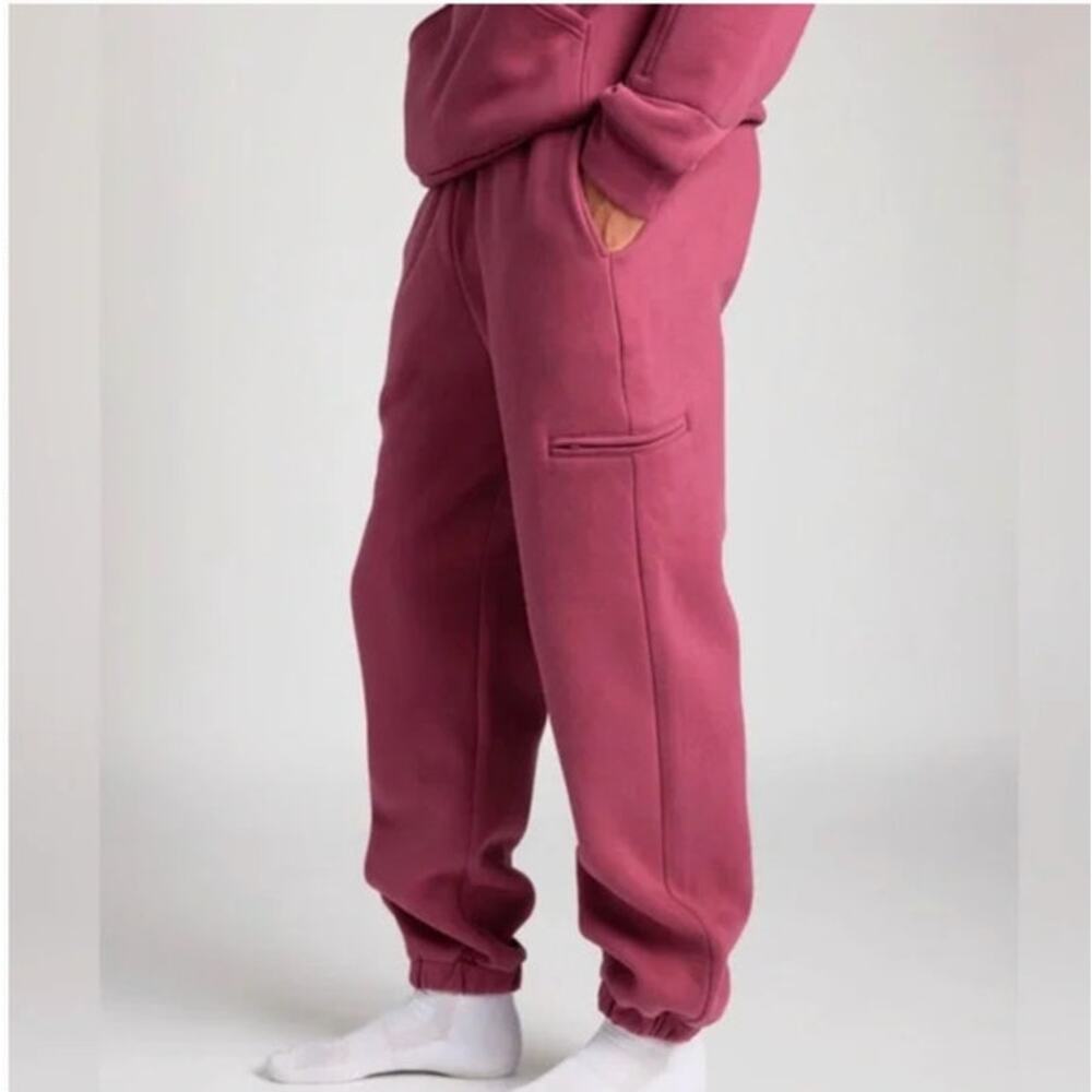 NEW Comfrt Travel Joggers Berry Medium Unisex
